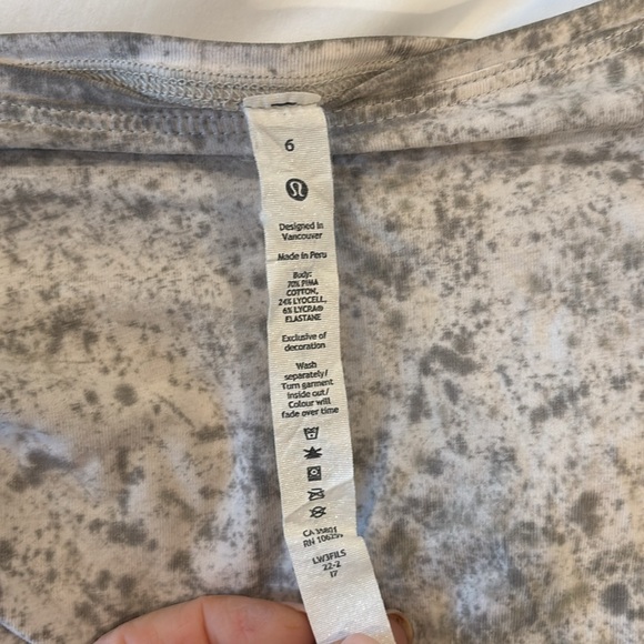 Lululemon back in action tee 6 - Picture 3 of 3